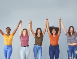 موديلات نسائي - تمكين المرأة عارضات الأزياء - موضة ليستينج