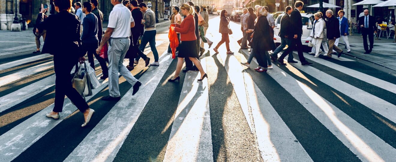 لماذا الناس تتبع الموضه ؟ - موضة ليستينج